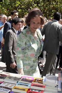 La Reina inaugura en Madrid la 72ª edición de la Feria del Libro