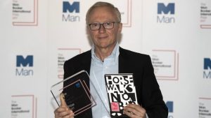 David Grossman gana el Man Booker con 'Gran Cabaret'