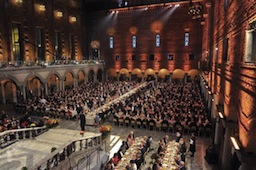 Una defensa de la literatura y un vino español en el banquete de los Nobel